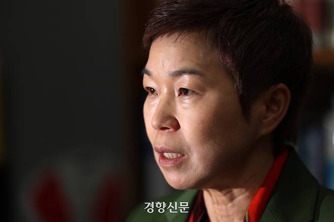 장제원 성폭행 사건 피해자 대리인 김재련 변호사가 4월11일 서울 서초구 김 변호사의 사무실에서 경향신문과 인터뷰를 하고 있다. 권도현 기자