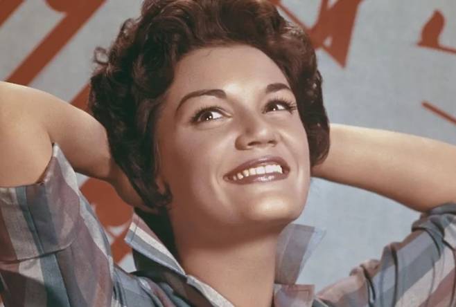 한국에서는 ‘웨딩케이크’로 유명한 팝 가수 코니 프랜시스가 별세했다. [사진출처 = 영국BBC]