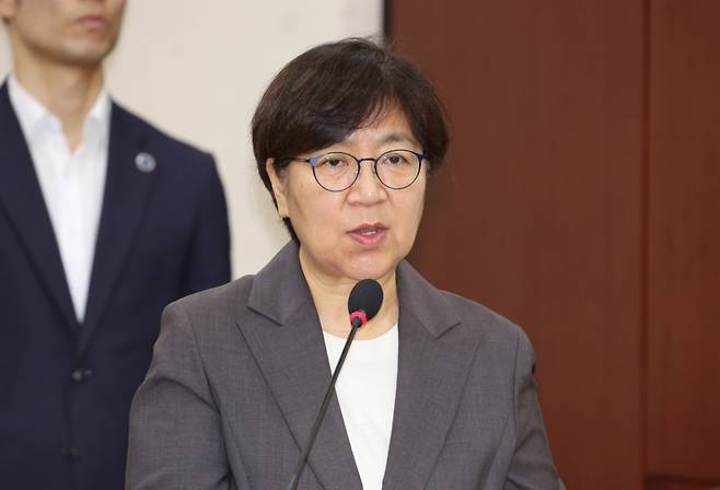 정은경 보건복지부 장관 후보자가 18일 서울 여의도 국회 보건복지위원회에서 열린 인사청문회에서 모두발언을 하고 있다. /사진= 뉴시스