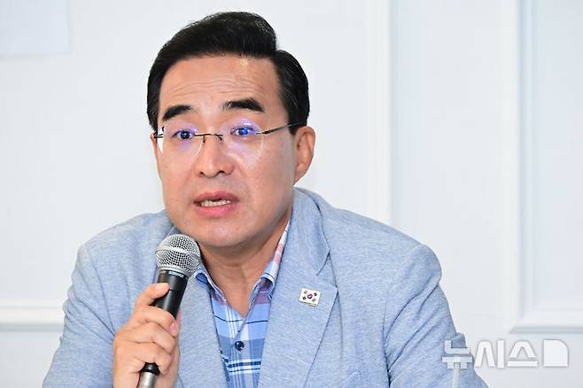 [서울=뉴시스] 김명원 기자 = 박홍근 국정기획위원회 국정기획분과장이 지난 13일 서울 종로구 자하문로 한 카페에서 열린 출입기자 간담회에서 발언하고 있다. (공동취재) 2025.07.13. photo@newsis.com