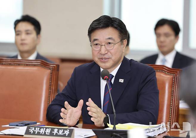 [서울=뉴시스] 김명년 기자 = 윤호중 행정안전부 장관 후보자가 18일 서울 여의도 국회 행정안전위원회에서 열린 인사청문회에서 의원 질의에 답하고 있다. 2025.07.18. kmn@newsis.com