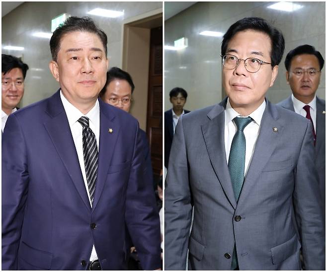회동하는 여야 원내대표 - 더불어민주당 김병기 당 대표 직무대행 겸 원내대표(사진 왼쪽)와 국민의힘 송언석 비대위원장 겸 원내대표(사진 오른쪽)가 18일 국회에서 장관 후보자들의 인사청문 보고서 채택 등을 논의하기 위해 각각 운영위원장실로 들어가고 있다. 연합뉴스