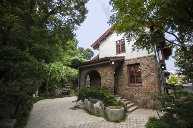 종로구립 박노수미술관은 1937년 지어진 절충식 주택을 박노수 화백이 1973년 매입한 이후 가꾸며 살았던 곳이다. 서울시 문화유산자료로 등록돼 방문 예약제 미술관으로 사랑받고 있다. /종로구립박노수미술관 제공