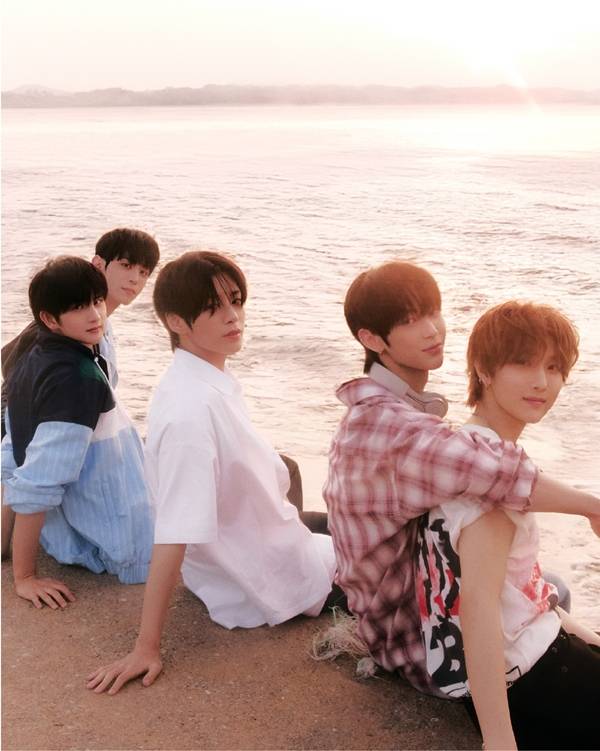 ▲ 첫 미니앨범 '이그니션'으로 가파른 성장세를 입증하며 큐브엔터테인먼트를 이끌 차세대로 주목받는 나우즈. 제공|큐브엔터테인먼트