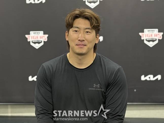 KIA 나성범이 취재진과 인터뷰를 하고 있다. /사진=양정웅 기자