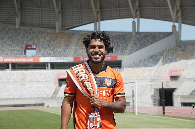 화성FC에 입단한 데메트리우스. /사진=화성FC