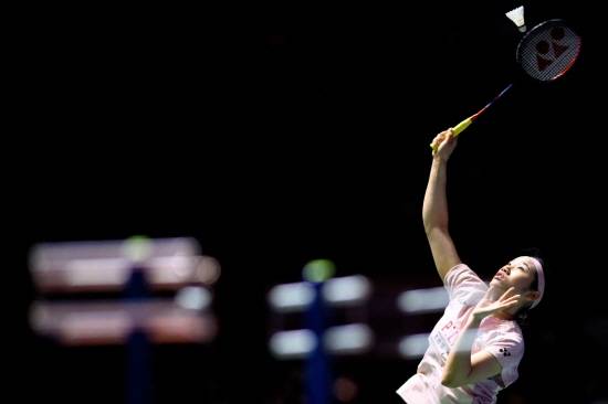 배드민턴 여자 단식 세계 1위 안세영이 세계배드민턴연맹(BWF) 월드투어 슈퍼 750 일본오픈에서 자신의 최대 라이벌 중국의 천위페이(5위)에 복수극을 펼치고 준결승에 올랐다. 안세영은 18일 일본 도쿄의 도쿄 메트로폴리탄 체육관에서 열린 대회 나흘 째 여자단식 8강에서 천위페이를 43분 만에 게임스코어 2-0(21-16 21-9)으로 완파했다. 안세영은 지난 5월 싱가포르오픈 8강에서 천위페이에 0-2로 졌다. 두 달 만에 설욕에 성공했다. 연합뉴스