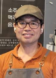 임기만 완산동까스 사장. 문채연 기자