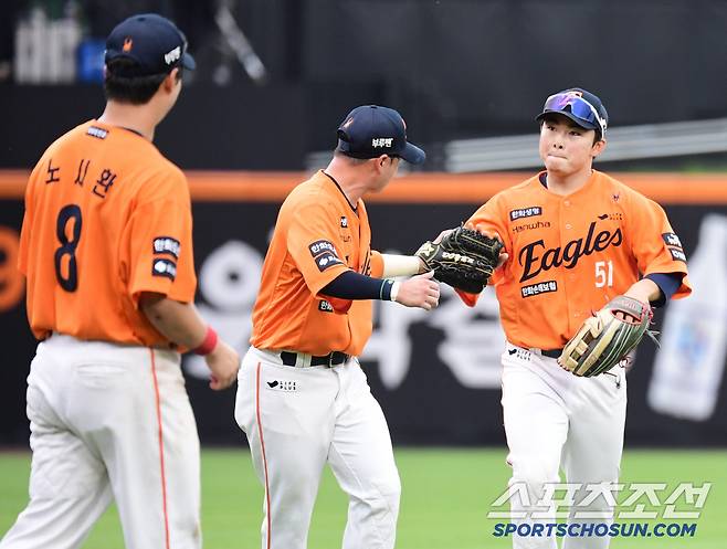 15일 대전 한화생명볼파크에서 열린 한화와 LG의 경기. 5회 2사 2루. 이주헌 안타 때 2루 주자 문성주가 홈에서 아웃 됐다. 홈 보살을 성공시킨 한화 문현빈 좌익수. 대전=송정헌 기자songs@sportschosun.com/2025.06.15/