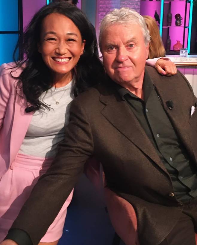 네덜란드 공영방송국 NOS 스포츠 프로그램에 함께 출연한 미샤와 히딩크. /미샤 블록