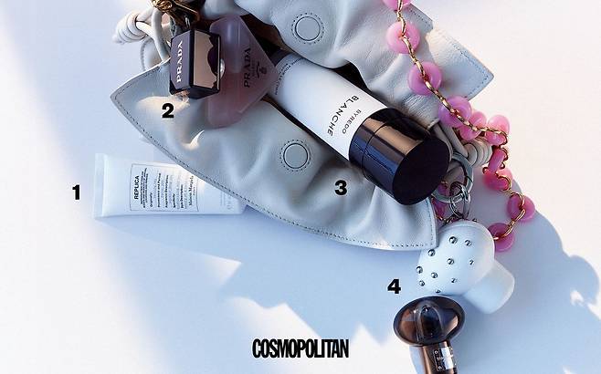 미니 플라멩코 펄스 백, 도넛 체인 스트랩 모두 가격미정 Loewe.