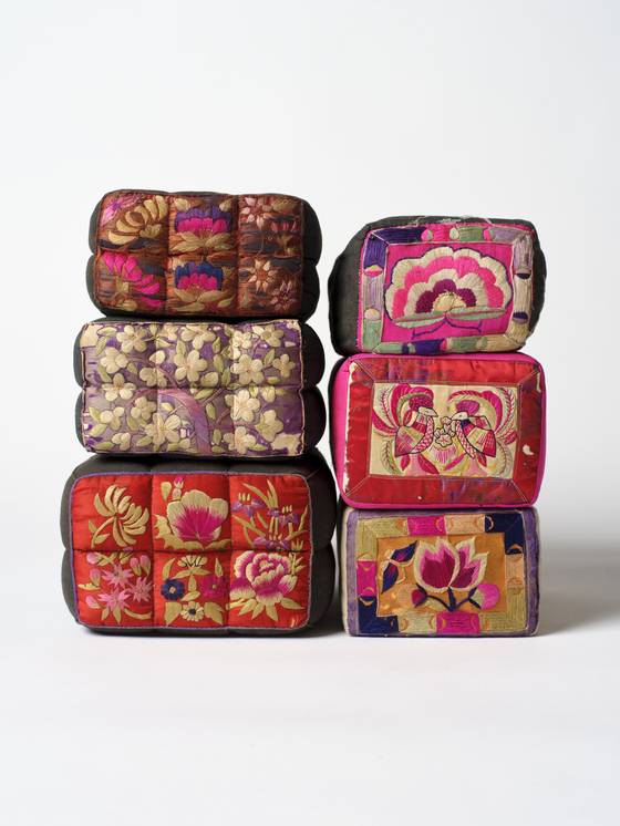 김종학 화백이 수집한 자수 작품들. Photo by Kim Tang-Sae. [사진 High Museum]