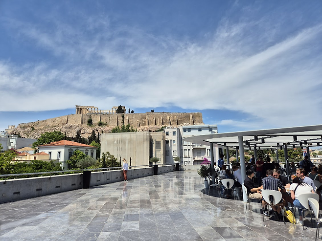 세계 최고의 미술관 카페뷰가 아닐까. ©김슬기