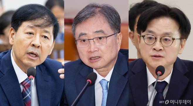 (서울=뉴스1) 유승관 기자,안은나 기자,이광호 기자 = 구윤철 경제부총리 겸 기획재정부 장관 후보자(왼쪽부터), 조현 외교부 장관 후보자, 김정관 산업통상자원부 장관 후보자가 17일 서울 여의도 국회에서 열린 인사청문회에서 의원 질의에 답하고 있다. 2025.7.17/뉴스1  Copyright (C) 뉴스1. All rights reserved. 무단 전재 및 재배포,  AI학습 이용 금지. /사진=(서울=뉴스1) 유승관 기자,안은나 기자,이광호 기자