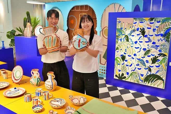 [서울=뉴시스] 롯데백화점 라이프스타일 편집숍 '더콘란샵(The Conran Shop)'은 다음달 7일까지 강남점 1층에서 모로코의 도시 '마라케시'를 테마로 한 여름 시즌 팝업스토어를 진행한다.(사진=롯데백화점 제공) *재판매 및 DB 금지