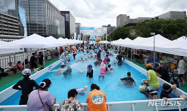 [서울=뉴시스] 홍효식 기자 = 2024 서울썸머비치. 2024.07.28. yesphoto@newsis.com