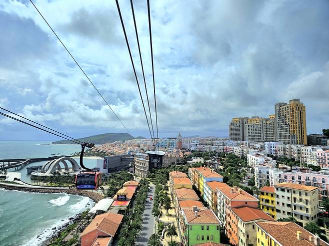 케이블카에서 본 베트남 푸꾸옥 선셋타운 전경.