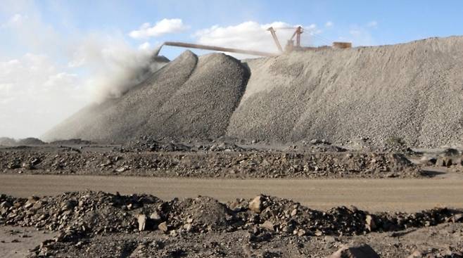 중국 바얀오보 광산에서 채굴기계가 희토류를 채굴하기 위해 작동하고 있다. 로이터 뉴스1