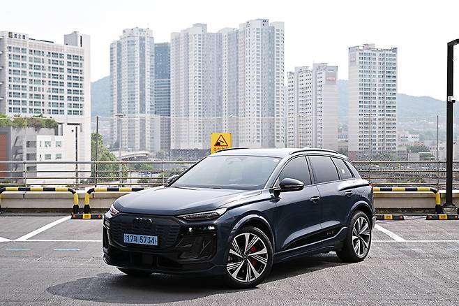 아우디 SQ6 e-트론. 사진: 김학수 기자