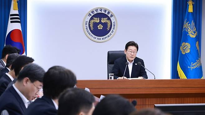 이재명 대통령은&nbsp;이번 대선에서 원화 기반의 스테이블코인 발행 방안을 마련하겠다는 공약을 내놨다.[사진｜뉴시스]