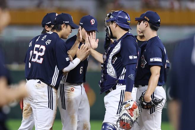 19일 SSG를 꺾고 기뻐하는 두산 선수들. [두산 베어스 제공. 재판매 및 DB 금지]