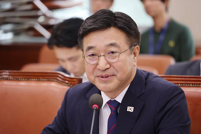 지난 18일 당시 윤호중 행정안전부 장관 후보자가 서울 여의도 국회 행정안전위원회에서 열린 인사청문회에서 의원 질의에 답하고 있다. 연합뉴스