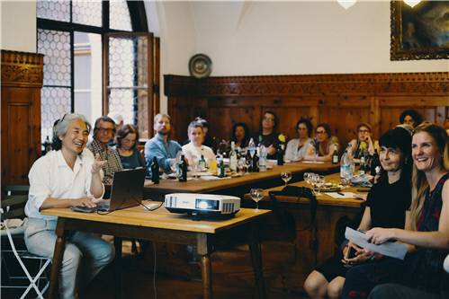 Rathausgalerie 토크에서 발표 중인 정헌기 대표. <호랑가시나무 제공>