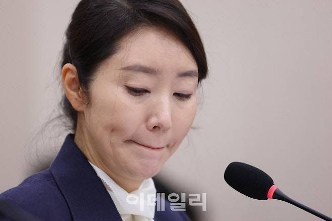 강선우 여성가족부 장관 후보자가 14일 서울 여의도 국회에서 열린 여성가족위원회 전체회의 인사청문회에서 굳은 표정을 한 모습. (사진=노진환 기자)