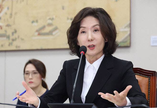 이진숙 교육부 장관 후보자가 지난 16일 서울 여의도 국회 교육위원회에서 열린 인사청문회에서 의원 질의에 답하고 있다. (사진=뉴시스)