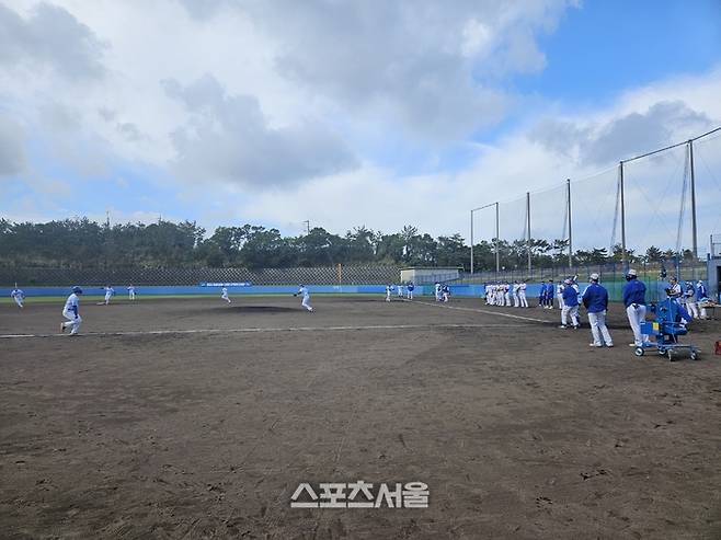 삼성 선수단이 3일 일본 오키나와 온나손 아카마 구장에서 팀 전체 훈련을 진행하고 있다. 오키나와 | 김동영 기자 raining99@sportsseoul.com