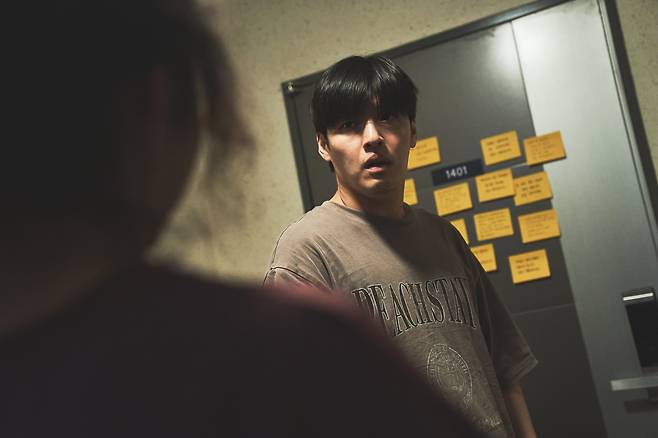 Wall to Wall Kang Ha-neul as No Woo-sung in Wall to Wall. Cr. Young-Uk Jeon/Netlix © 2025