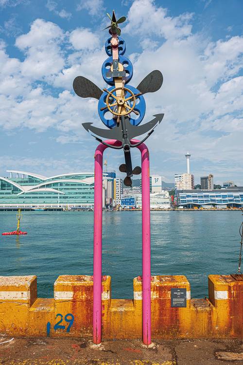 깡깡이마을 곳곳에 있는 설치작품들