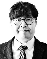 우석진 명지대 경제학과 교수