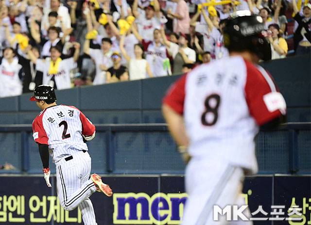 문보경이 20일 잠실 롯데전에서 결승타를 치고있다. 사진(잠실 서울)=김영구 기자