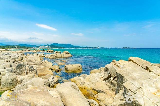 해수욕장 북쪽의 기암괴석. /사진=한국관광공사