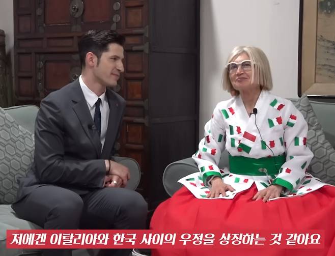 [유튜브 '알베르토 몬디' 캡처]