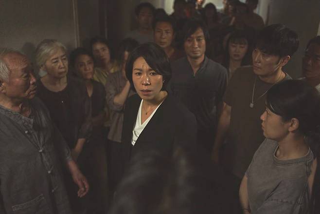 영화 《84제곱미터》 스틸컷 ⓒNETFLIX