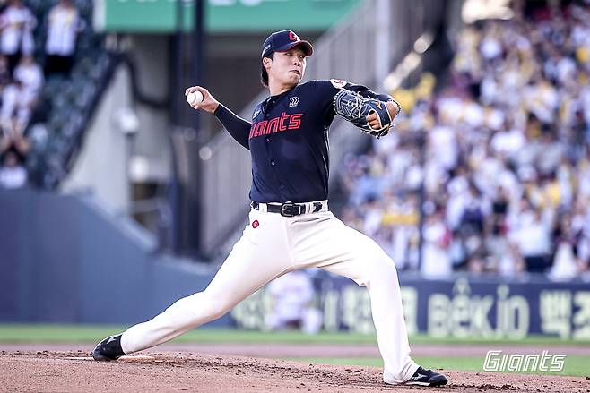 20일 잠실 LG전에서 선발 등판한 롯데 이민석. 롯데 자이언츠 제공