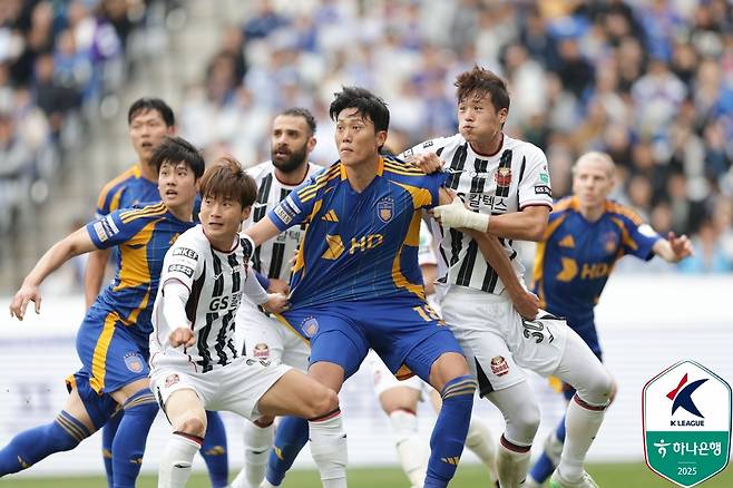 지난 4월 울산문수축구경기장에서 열린 울산 HD와 FC서울의 경기 모습. /사진=한국프로축구연맹 제공