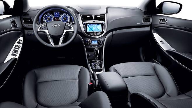 현대차 엑센트 실내