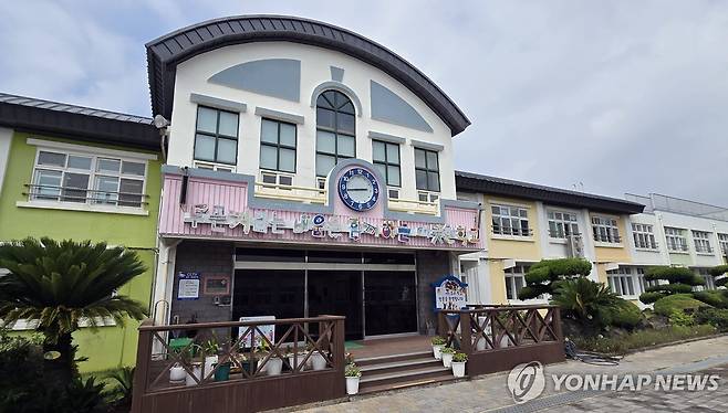 제주 다혼디배움학교 애월초 본관 전경 [촬영 김호천]
