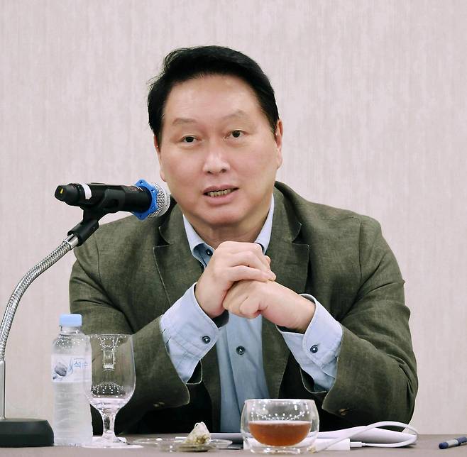 대한상의 하계포럼서 기자간담회 중인 최태원 SK그룹 회장 [대한상의 제공. 재판매 및 DB 금지]