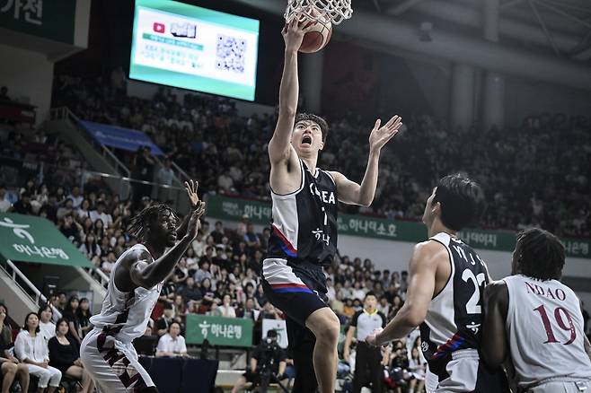 이현중의 레이업 [대한민국농구협회 제공. 재판매 및 DB 금지]