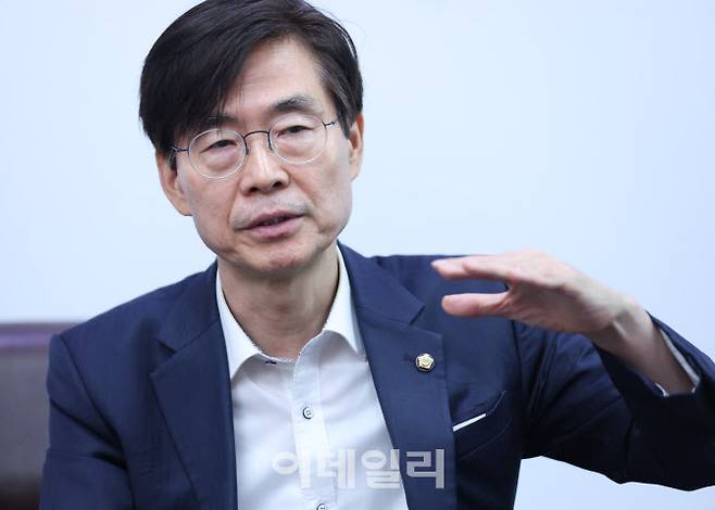 [이데일리 노진환 기자] 조경태 국민의힘 의원이 16일 서울 여의도 국회 의원회관에서 이데일리와 인터뷰를 하고 있다.