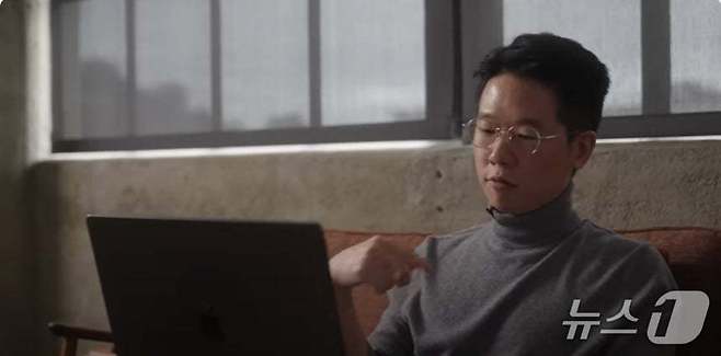 정형원 박사가 오픈AI o1 모델이 외계어식 한국어를 영어로 번역하는 모델 성능을 직접 시연하고 있다.(유튜브 갈무리)