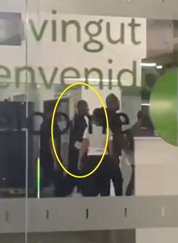 20일 바르셀로나 공항에서 포착된 마커스 래시포드. 출처=COPE