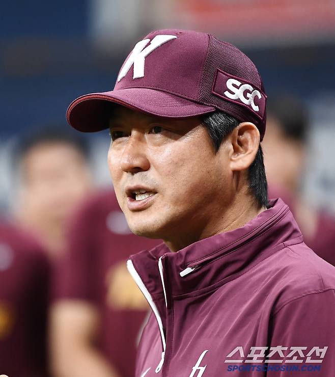 키움 히어로즈 설종진 감독대행이 15일 오후 서울 고척스카이돔에서 선수단과 첫 미팅을 했다. 설 대행이 선수들 앞에서 인사말을 하고 있다. 고척=정재근 기자 cjg@sportschosun.com/2025.7.15/