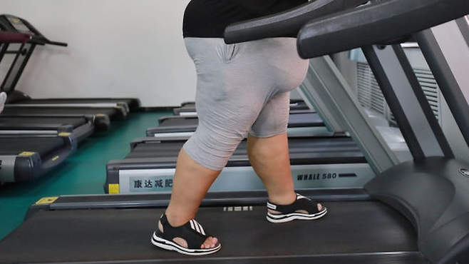 비만 전문가들은 체중 감량 약물 사용을 운동 및 건강한 식습관 개선과 병행해야 한다고 조언한다