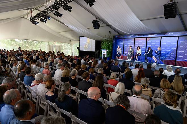 지난 15일부터 나흘 동안 미국 콜로라도주 애스펀에서 열린 '애스펀안보포럼'에서 참가자들이 패널 토론을 경청하고 있다. /애스펀안보포럼
