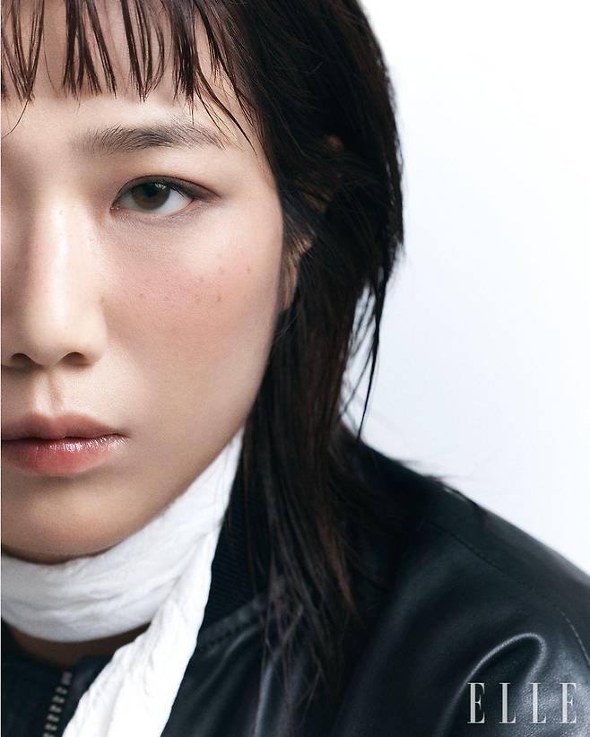 드레스는 Kime. 베스트는 Allsaints.